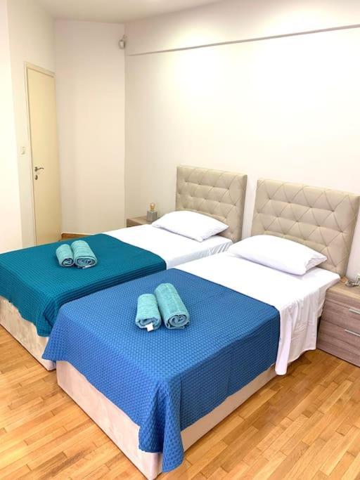 Spacious 4-Bedroom Family Home, 100M From Metro Афины Экстерьер фото